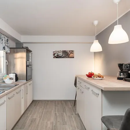 Roko Villa Vir